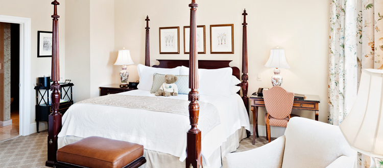Charleston hotel grand king bed room Charleston SC hotel with king bed