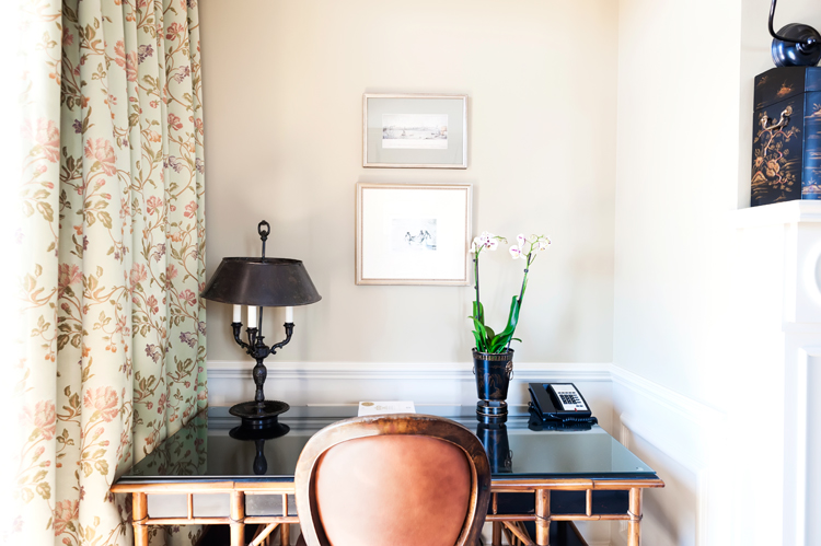 Hotel in Charleston SC with fireplace Inside the Planters Inn Penthouse. Luxury lodging in Charleston, SC