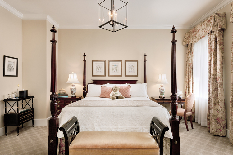 Charleston SC hotel room with king bed Charleston SC hotel room with king bed