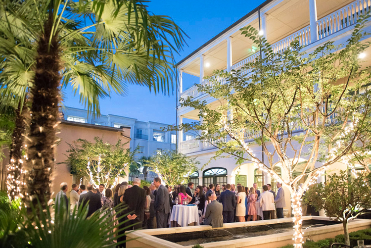 charleston weddings venues outdoor courtyard